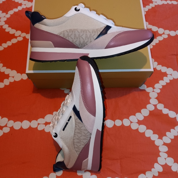 Michael Kors Allie Stride Trainer Lace Up Sneakers - Picture 11 of 14